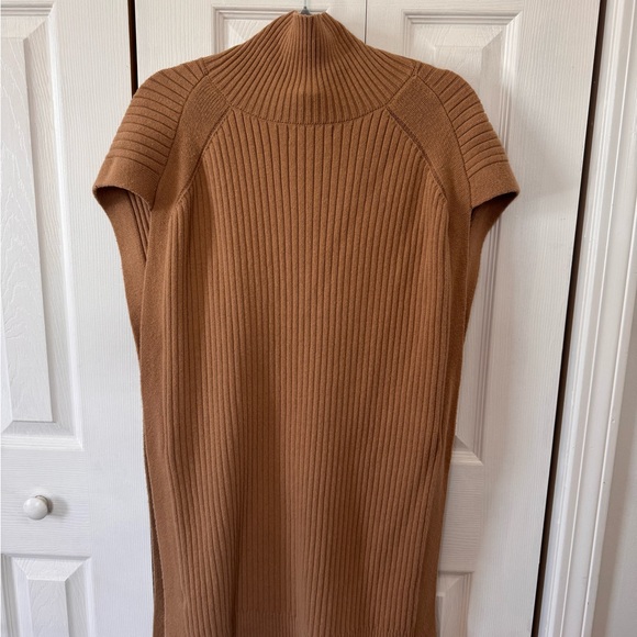 Banana Republic Factory Tan pullover poncho style mock neck sweater size small - Picture 15 of 15